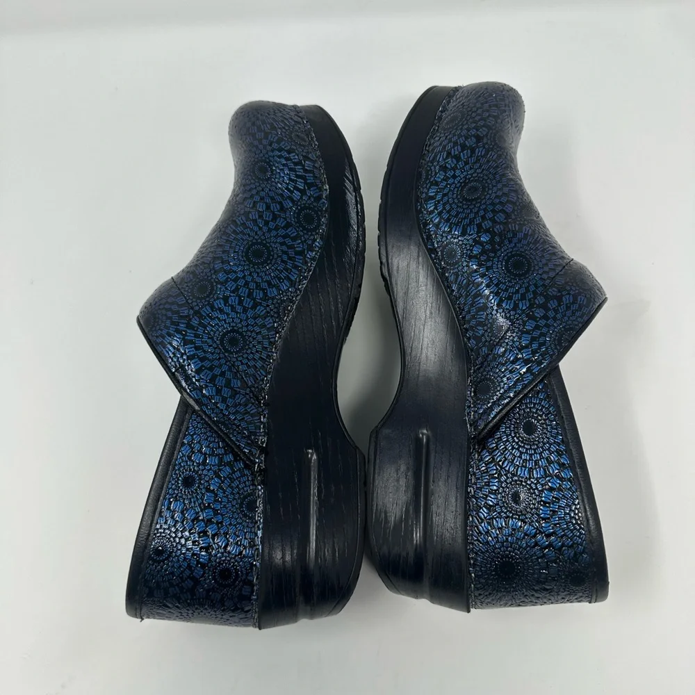 Dansko Professional Clogs Women's EUR 39 US 8.5 Blue Medallion - Picture 5 of 13